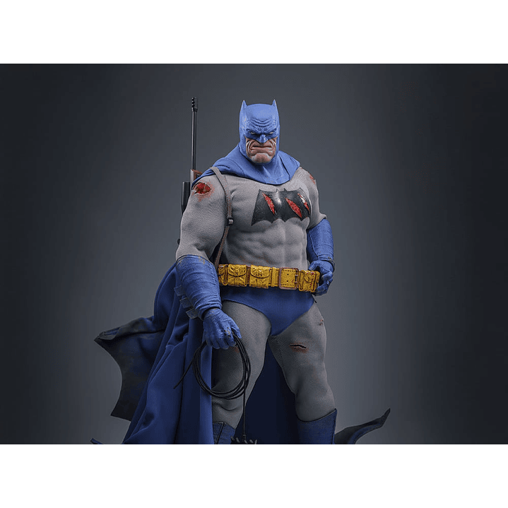 (Pre-Venta) Batman (Battle Damaged Ver.) Hot Toys - Batman The Dark Knight Returns 1