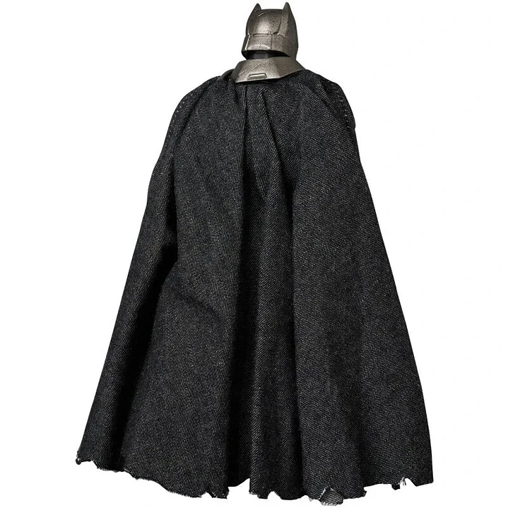 (Pre-Venta) Armored Batman Mafex - Batman v Superman Dawn of Justice 7