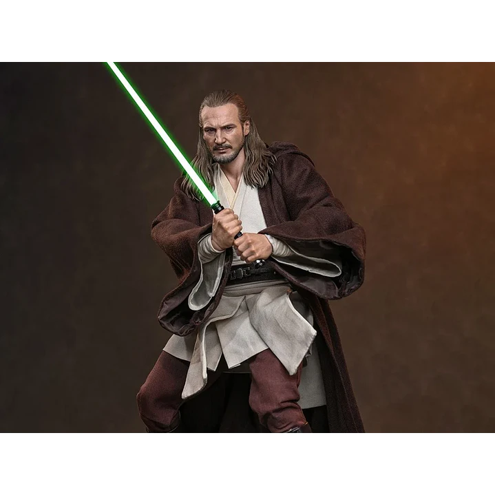 (Pre-Venta) Qui-Gon Jinn Hot Toys - Star Wars The Phantom Menace 1