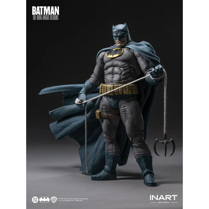 (Pre-Venta) Batman Blue Suit Inart - Batman The Dark Knight returns  5
