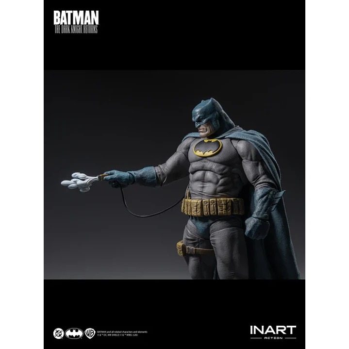 (Pre-Venta) Batman Blue Suit Inart - Batman The Dark Knight returns  12