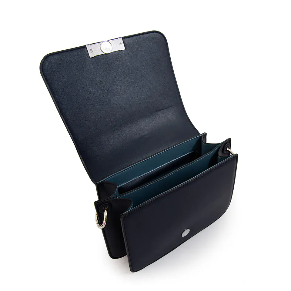 Cartera bandolera con tapa karina mediana azul oscuro 3