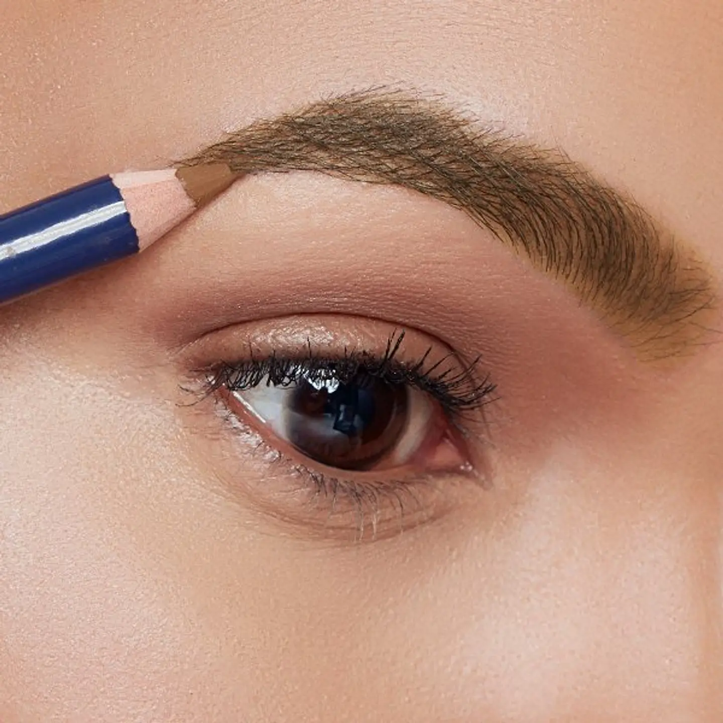 Lapiz Delineador de Cejas VOGUE Fantastic 1.3g 3