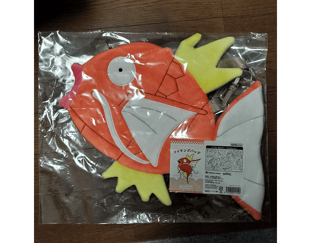 Bolso Magikarp Pokémon center 2026