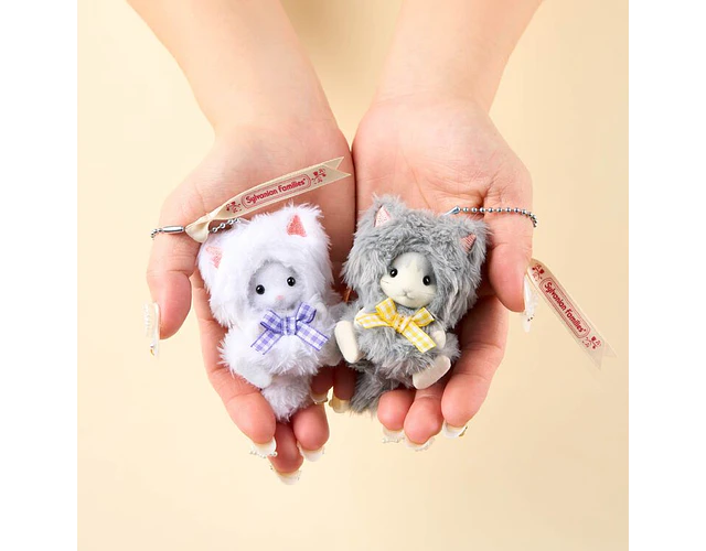 Sylvanian Families – Llavero Bebé Gato de Pelo Rizado “Disfraz de Gatito”