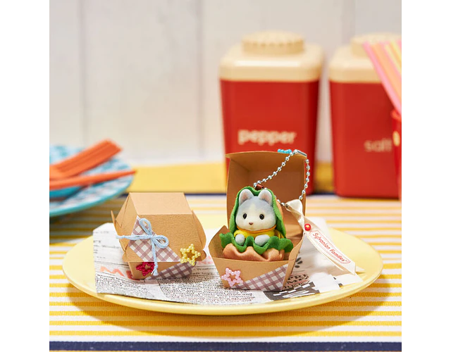 Sylvanian Families – Llavero Bebé Husky “Hamburguesa”