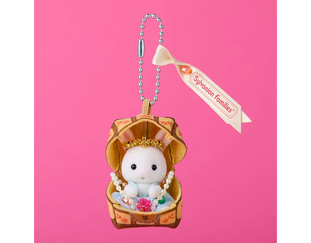 Sylvanian Families – Llavero Bebé Conejo Blanco “Cofre del Tesoro”