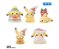 (1 AL AZAR) Figurita Sorpresa Pikachu Navidad (Fuwafuwa Doll) – Pokémon Center Navidad 2026