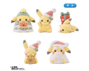 (1 AL AZAR) Figurita Sorpresa Pikachu Navidad (Fuwafuwa Doll) – Pokémon Center Navidad 2026