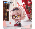 Chinatsu sentada – Figura Blue Archive Banpresto
