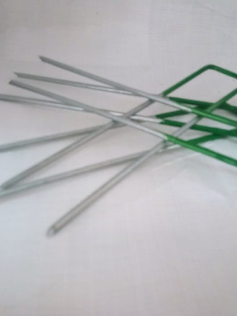 Grampos Metálicos para Fixação de Relva Artificial (25 unidades) 1