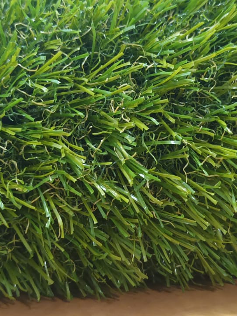 Relva artificial de Luxo Veneza 38 (100% Reciclável) - Rolos  1,95x10m (19,5 m2) 4