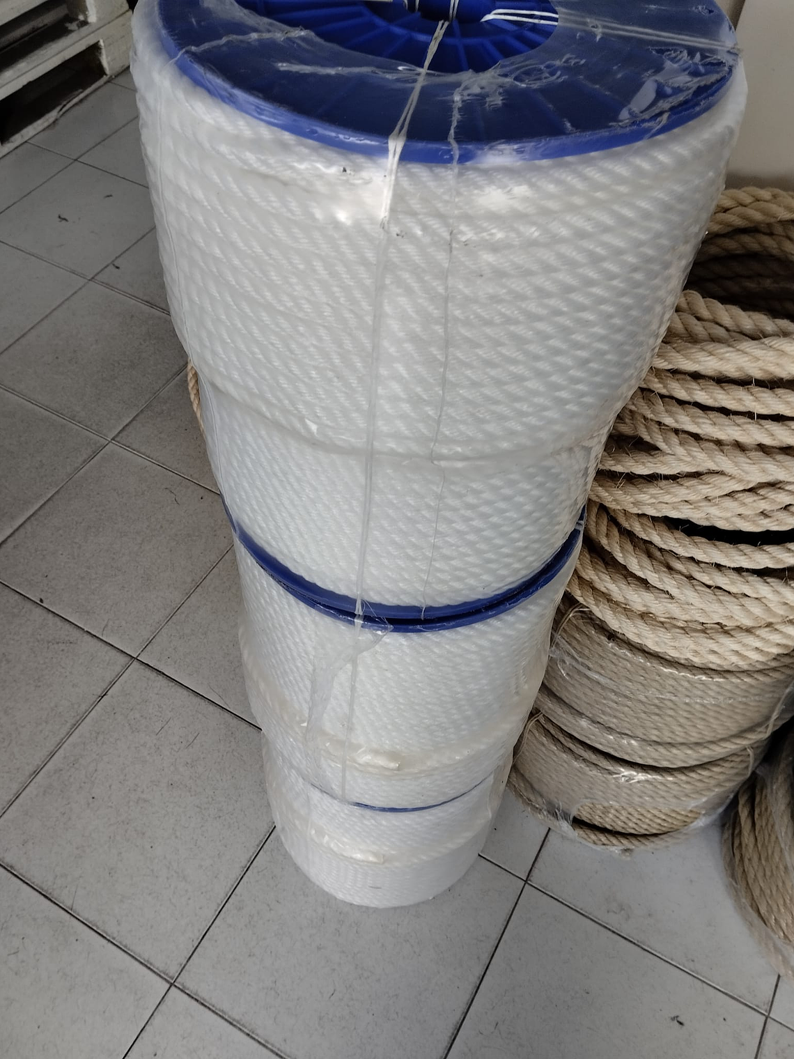 Corda de polietileno branca 12mm em bobine completa 2