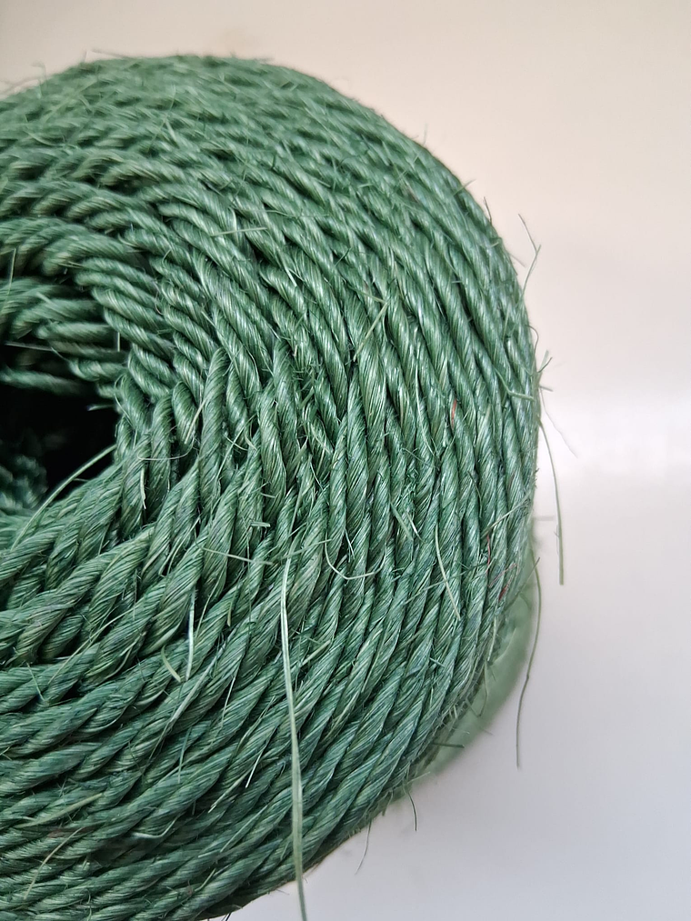 Sisal yarn dyed green-coil 2
