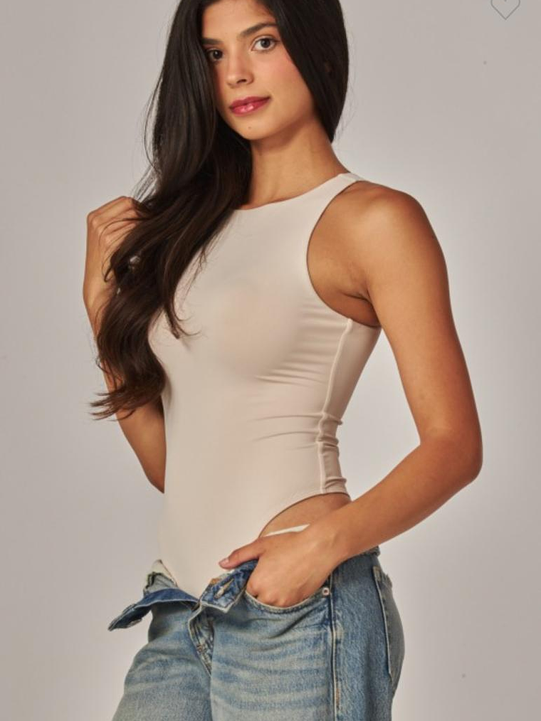 BODY BASICO SIN MANGAS CUELLO ALTO  2