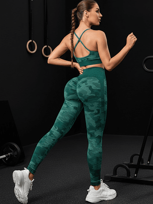 SET DEPORTIVO DE LICRA SCRUNCH Y TOPO CON TIRANTES CRUZADO