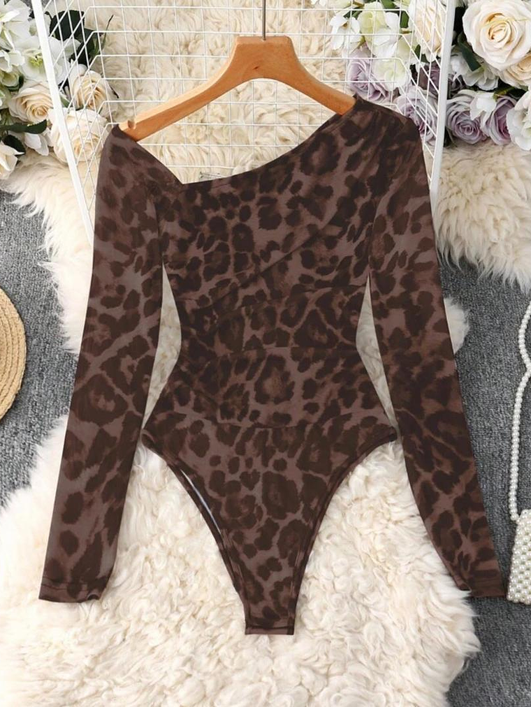 BODY DE UN HOMRO CAIDO MANGA LARGA  CON ESTAMPADO 1