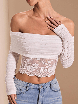 BLUSA AJUSTADA DE ENCAJE DELICADA 