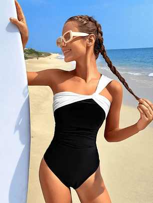 TRAJE DE BAÑO ENTERIZO DE NIÑA 