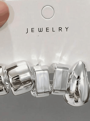 SET DE 3 PARES DE PENDIENTES MATERIAL LIVIANO