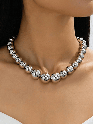 COLLAR DE ESFERAS PLATEADO TENDENCIA 