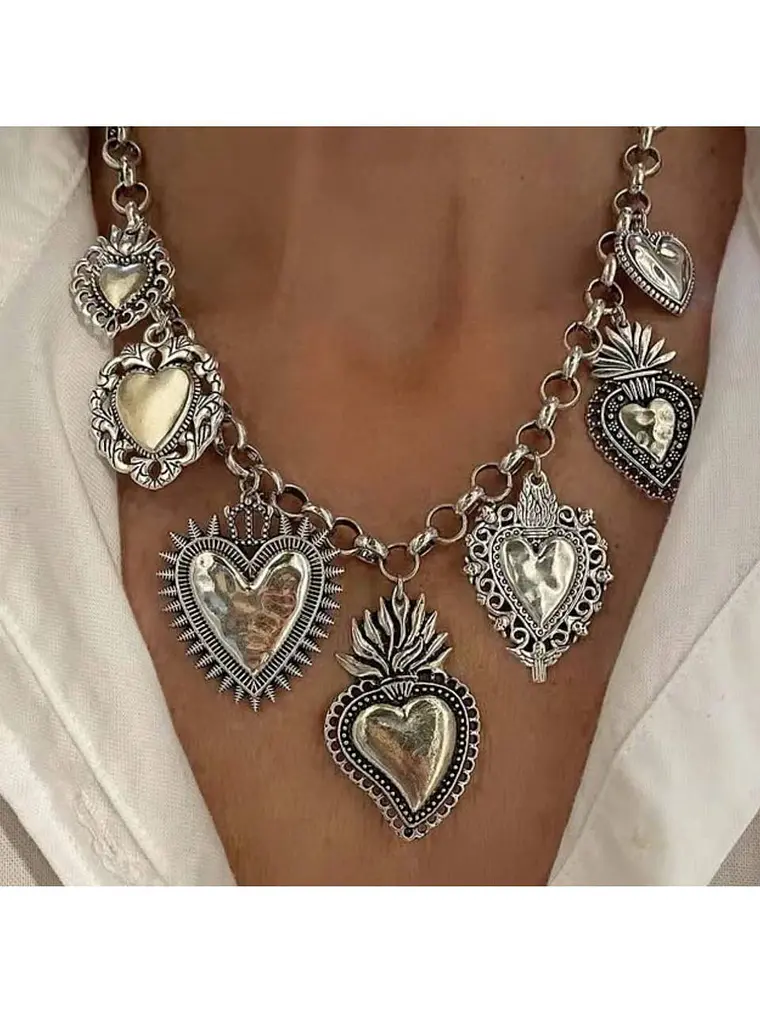 COLLA MAXIMALISTA DE CORAZONES  1