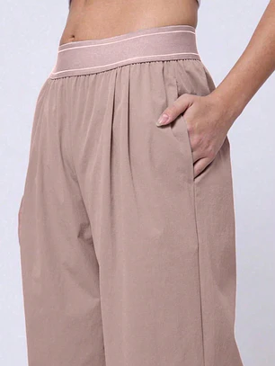 PANTALON DEPORTIVO LIGERO Y ELASTICO PARA MUJER