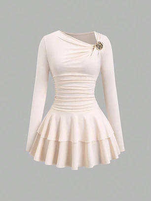 VESTIDO MINI CON MANGA LARGA ASIMETRICA