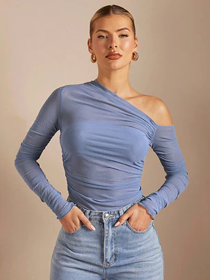 BLUSA DE MALLA TRANSPARENTE CON TOP CORTO DE FORRO
