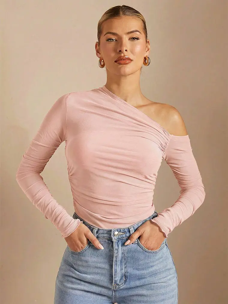BLUSA DE MALLA TRANSPARENTE CON TOP CORTO DE FORRO 1