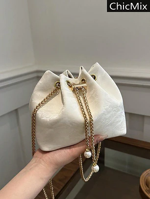 CARTERA CON CADENA BLANCO