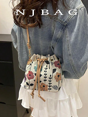 CARTERA ESTAMPADA FLORAL
