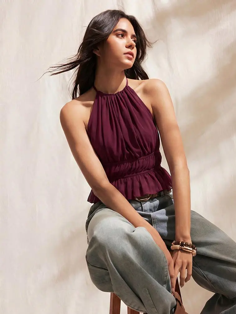 BLUSA COLOR BURDEOS CON ESECOTE 1