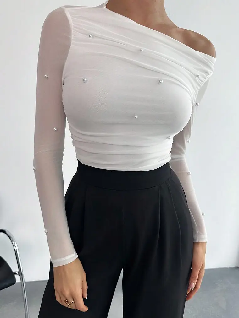BLUSA BLANCA CON PERLA 1