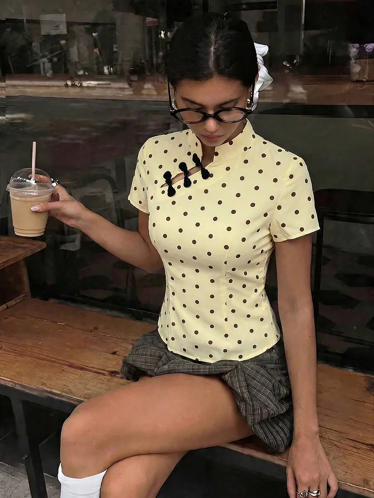BLUSA TENDENCIA DE LUNARES  1