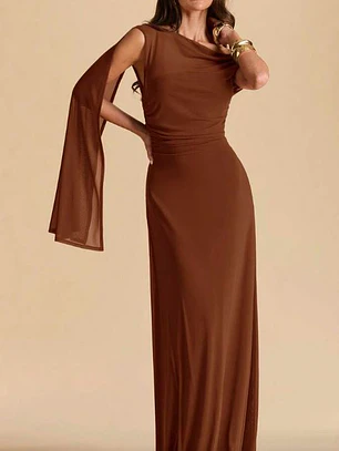 VESTIDO AJUSTADO CON HOMBRO ASIMÉTRICO