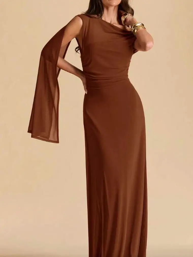VESTIDO AJUSTADO CON HOMBRO ASIMÉTRICO 1