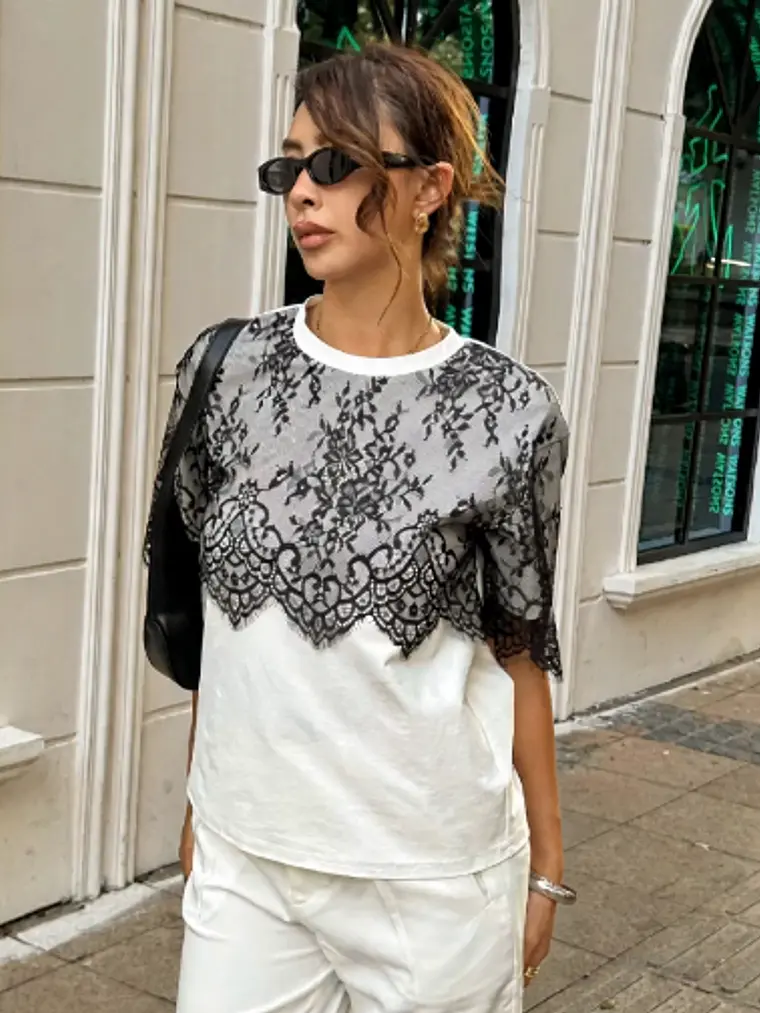 CAMISETA CON BLONDA  1
