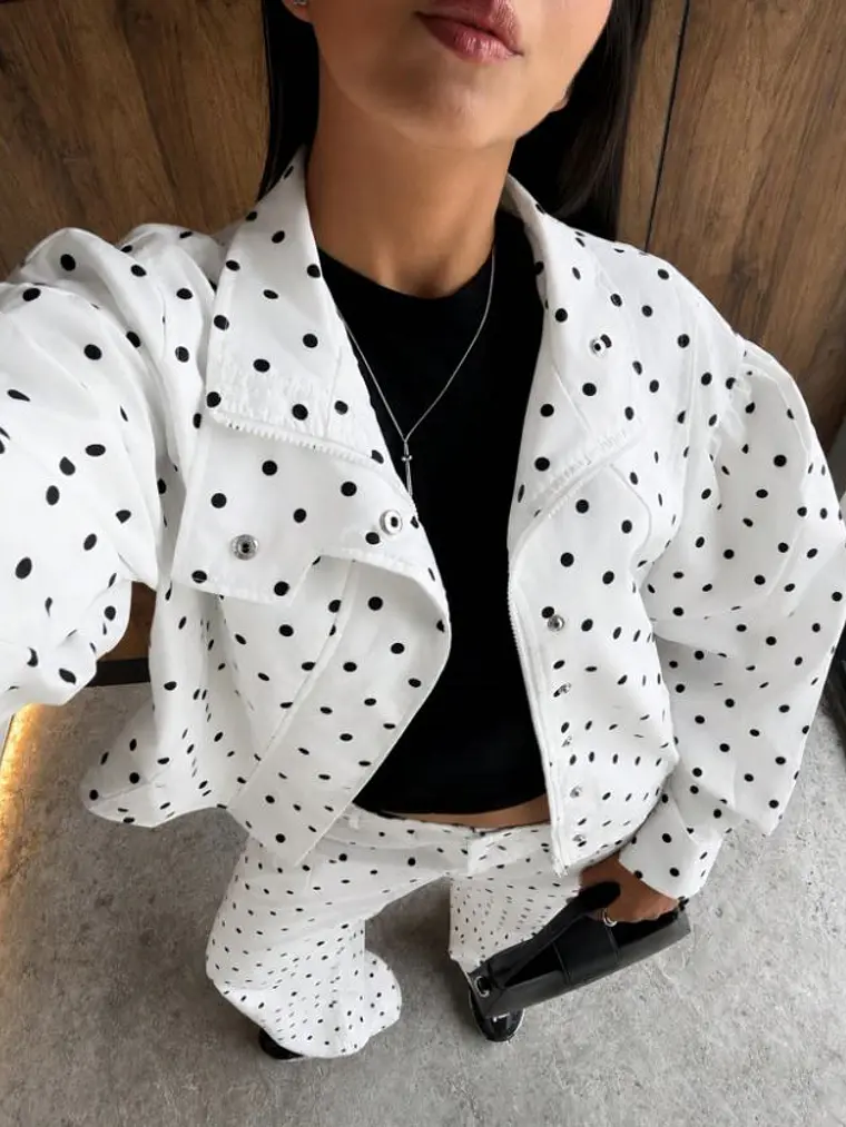 CONJUNTO DE CHAQUETA CON ESTAPADO DE LUNARES 3