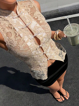 BLUSA DE ENCAJE TENDENCIA 