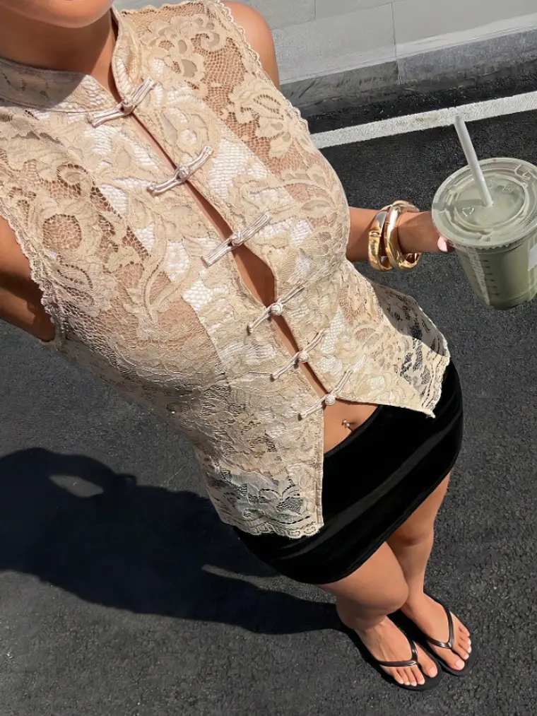 BLUSA DE ENCAJE TENDENCIA  1