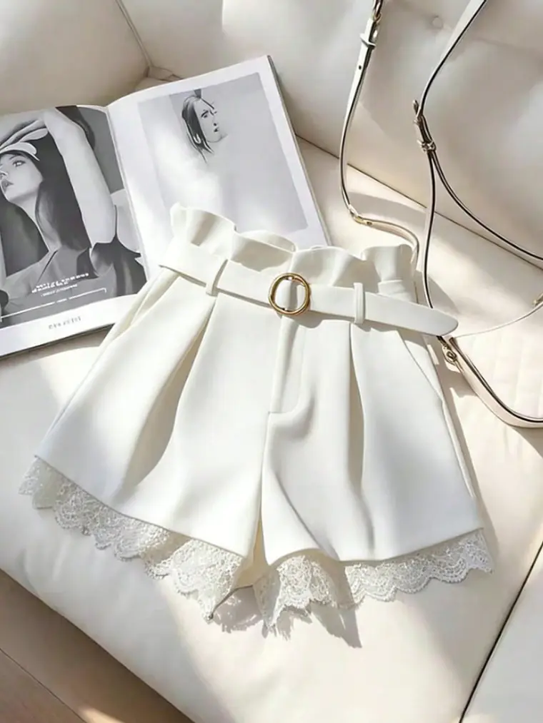 SHORT BLANCO CON ENCAJE  1