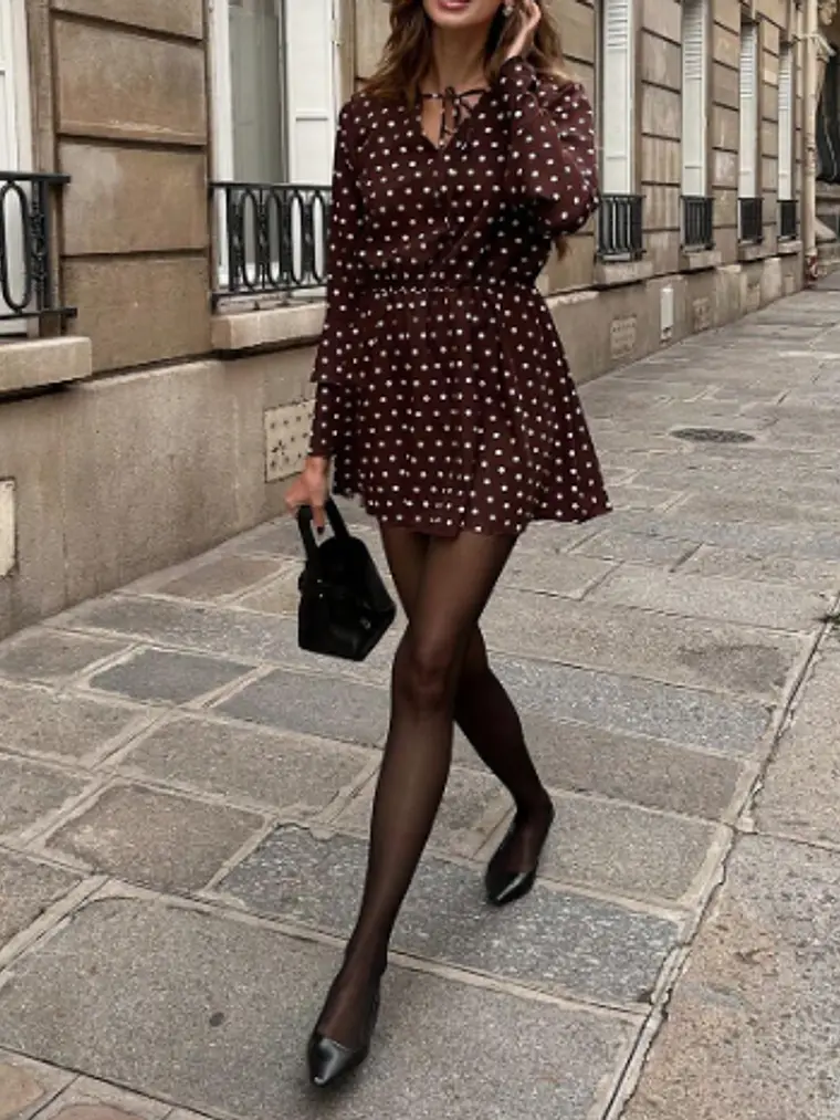 VESTIDO CORTO DE LUNARES 1