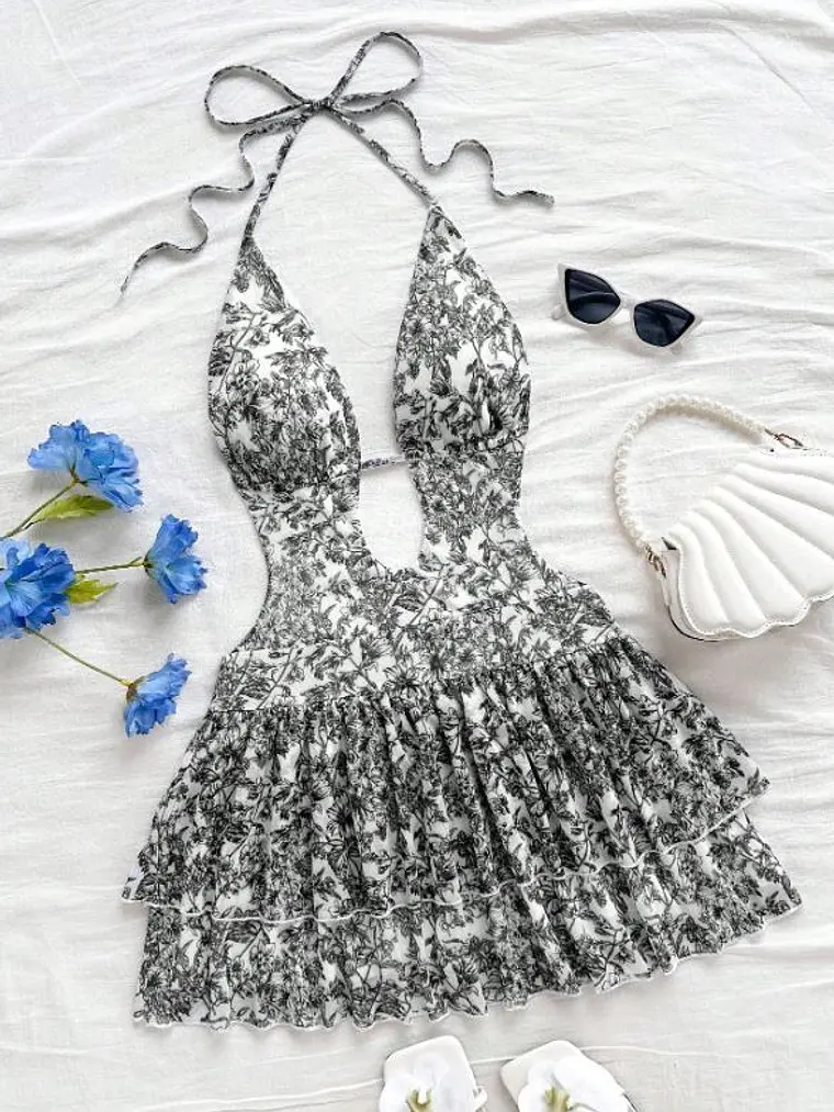 VESTIDO CORTO CON ESTAMPADO FLORAL 1
