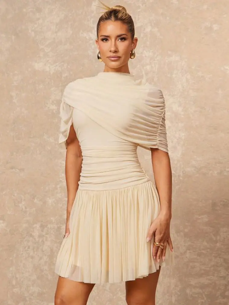 VESTIDO ASIMETRICO CON PLIEGUES DE MALLA 1