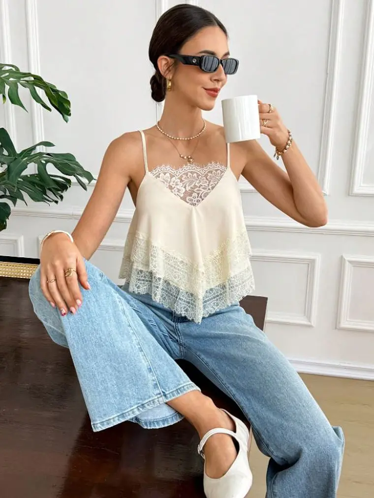 BLUSA DE TIRANTES CON ENCAJE 1
