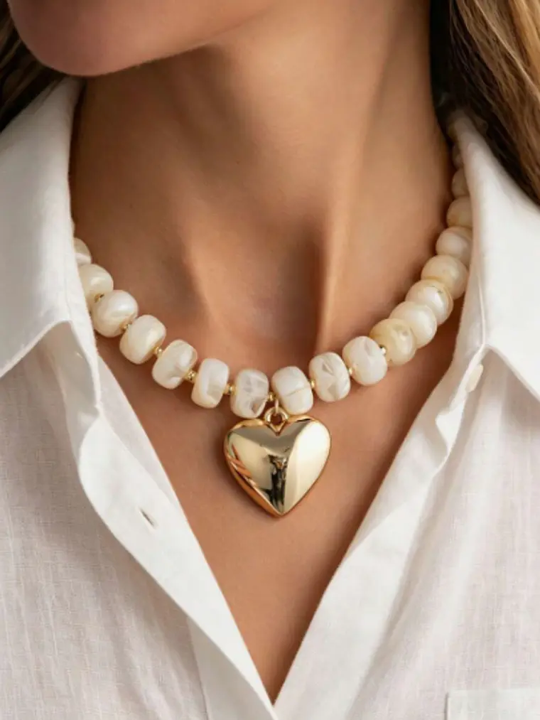 COLLAR 1