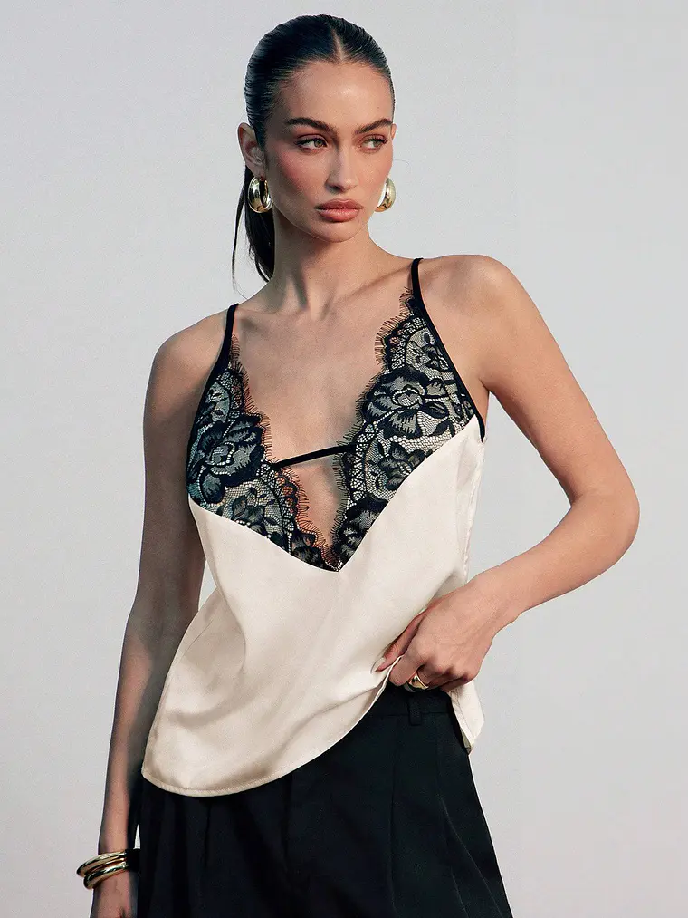 BLUSA DE SATEN CON ENCAJE EN EL BUSTO  1