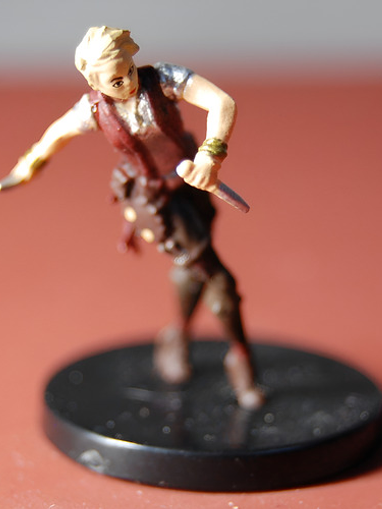 Trinia Sabor #35 Crown Of Fangs Mini Dungeons And Dragons 1