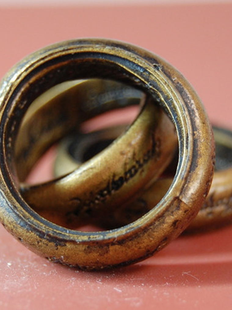 Anillo Dorado Plástico Lotr Juego Rol Dungeons Dragons Señor 4